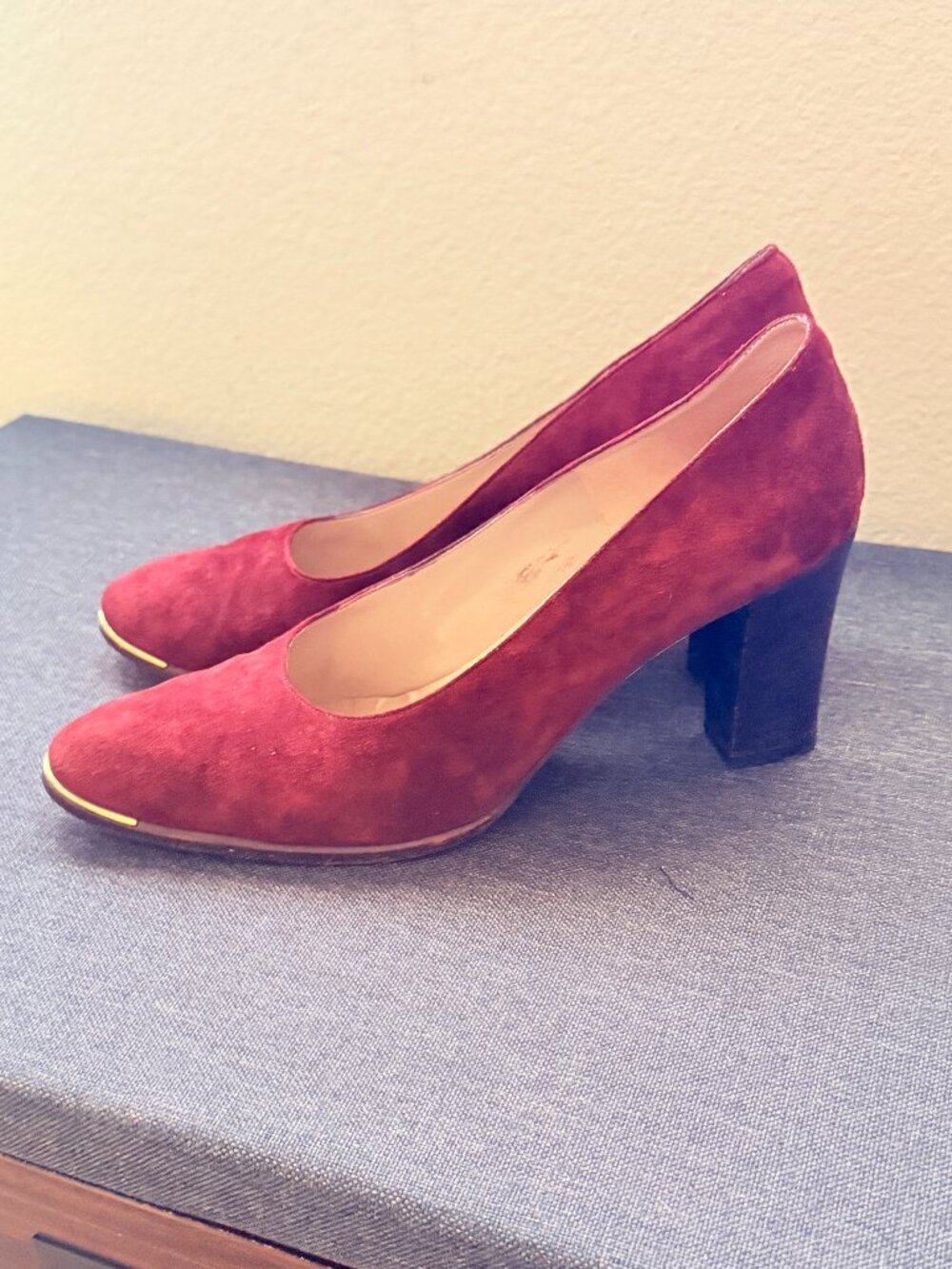 Vintage Saks Fifth Avenue Burgundy Suede Pumps